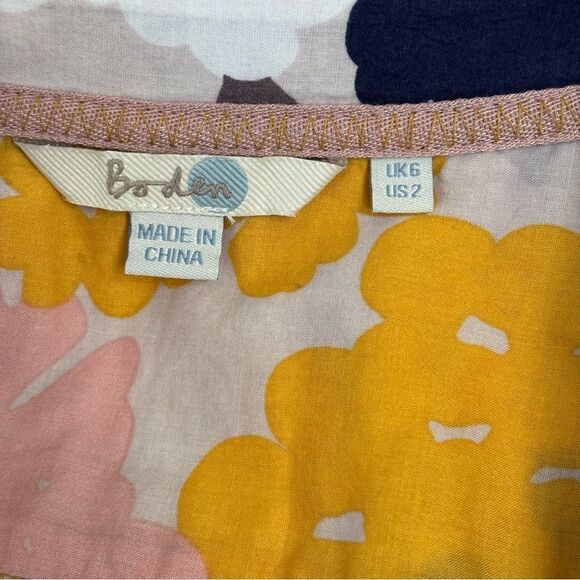 Boden Floral Popover Shirt 2 - Picture 3 of 4